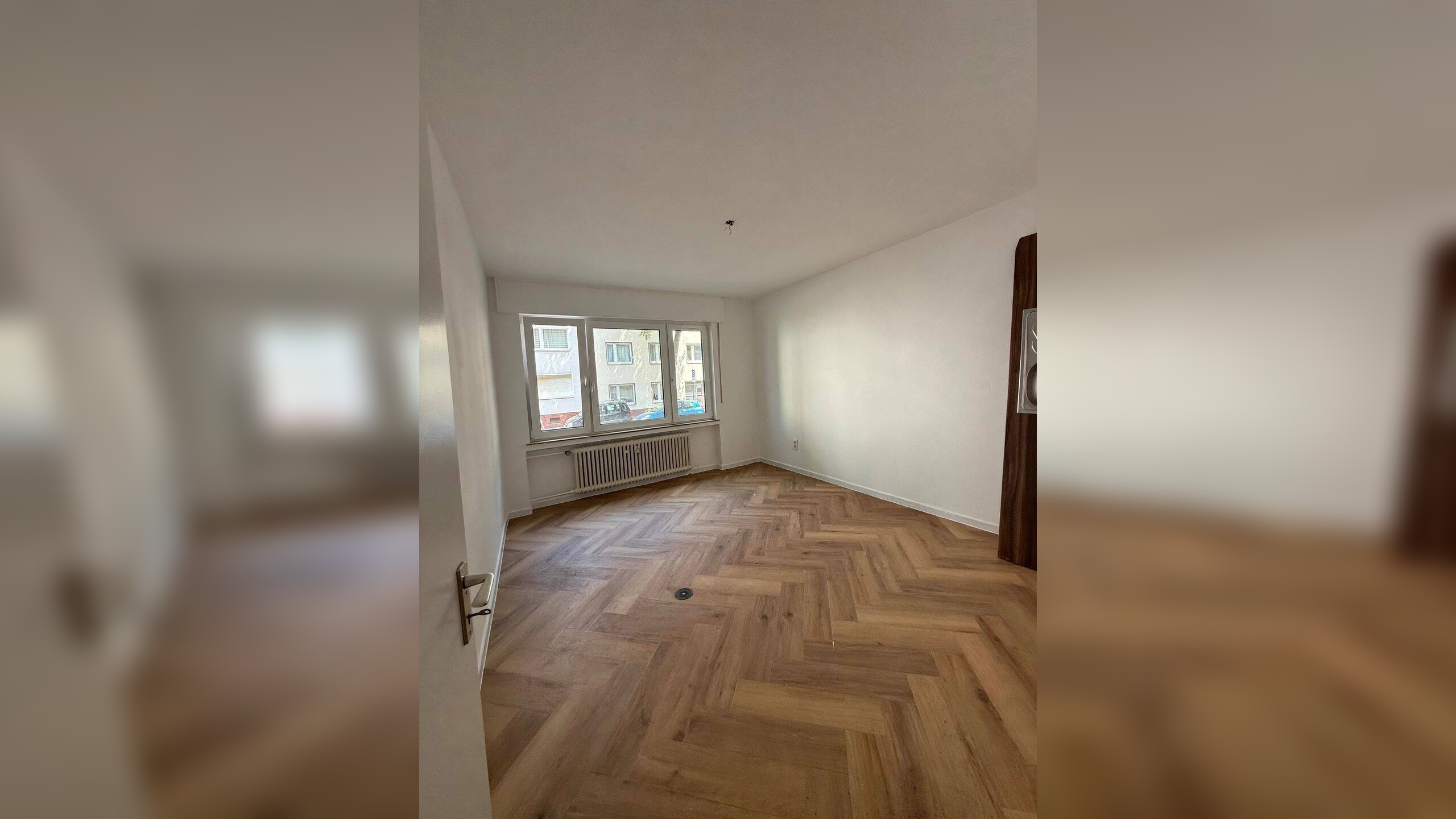 Teilsaniert & bezugsfertig: Tolles Zuhause mit kleiner Terrasse und sep. Büro im Untergeschoss – 50931 Köln – Vorschaubild 3