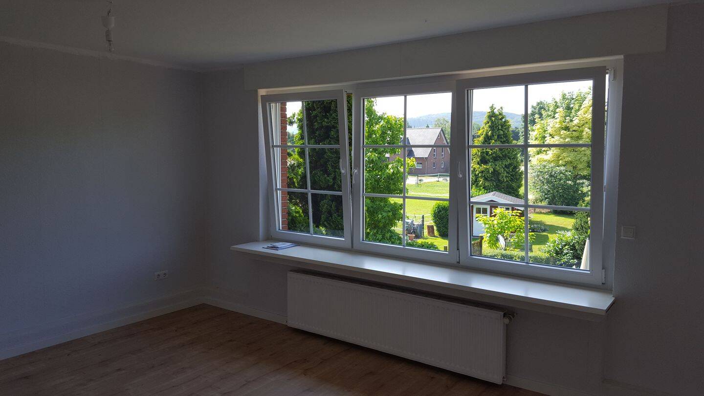 Lichtdurchflutete 4-Zimmer-Wohnung mit zwei Balkonen und traumhaftem Blick ins Grüne und am Mittellandkanal zu vermieten. – 49152 Bad Essen – Vorschaubild 4