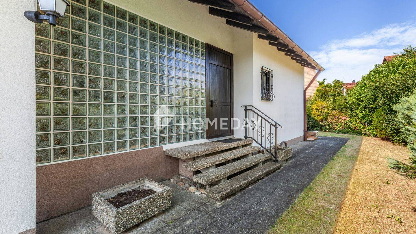 Großzügiges Einfamilienhaus mit Einliegerwohnung, großem Garten und 2 Garagen – 91056 Erlangen – Vorschaubild 4