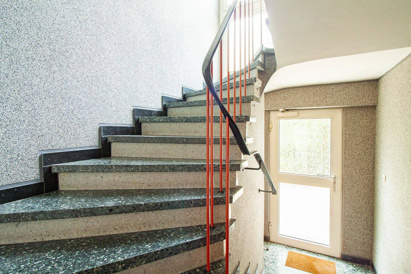 3–Zimmer-Wohnung in Burtscheid mit großzügigem eigenen Garten, Terrasse und Garage und Stellplatz! – 52066 Aachen – Vorschaubild 4