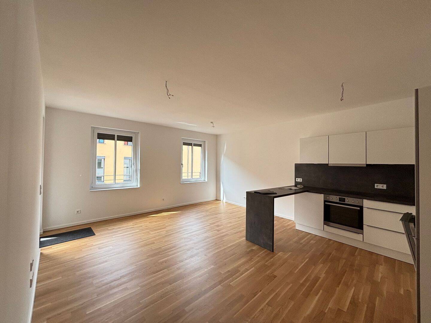 Hochwertige 3-Zi.-Whg. mit ca. 90 m² am Altmarkt * EBK + Balkon + zwei Bäder * – 1067 Dresden – Vorschaubild 3