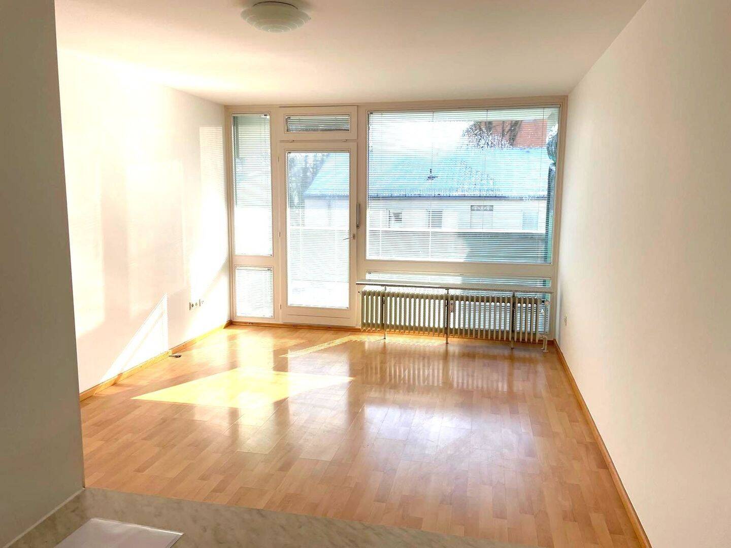 hell und praktisch zum Selbstbezug – 81379 München – Vorschaubild 3