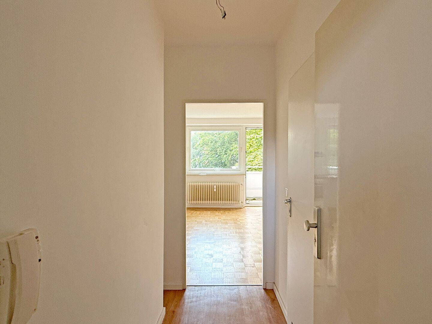 modernisierte Eigentumswohnung mit Stellplatz zum Kauf in Hamburg Lokstedt – Wentzel Dr. – 22529 Hamburg – Vorschaubild 3