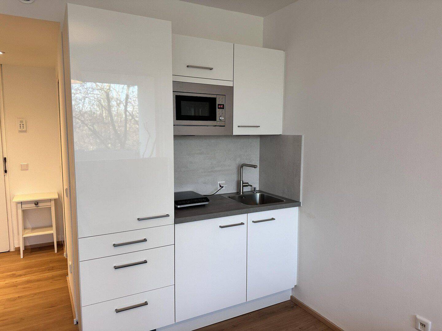 Helle 1-Zimmer-Wohnung mit Balkon – vollrenoviert, möbliert – München- Forstenried – 81476 München – Vorschaubild 3