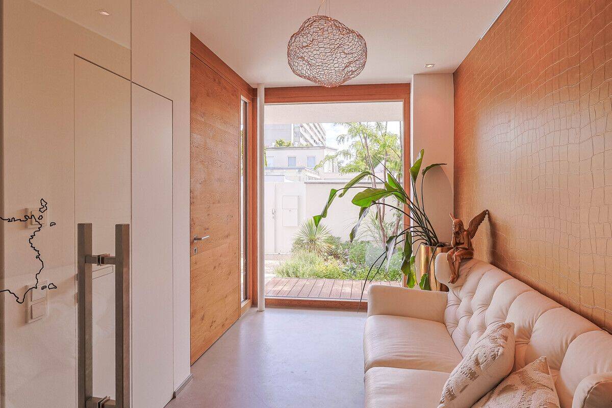 Architektenvilla mit Gästehaus und Resort-Flair – Ihre private Wohlfühloase mitten in Ingolstadt – 85057 Ingolstadt – Vorschaubild 3