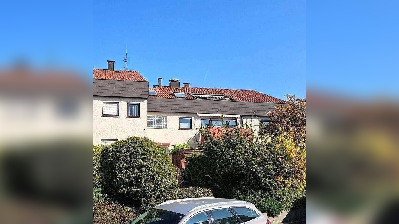 Attraktive 3,5-Zimmer-Dachgeschosswohnung mit sonniger Dachterrasse, Fernblick und Garage in Stuttgart-Muckensturm – 70374 Stuttgart – Vorschaubild 3