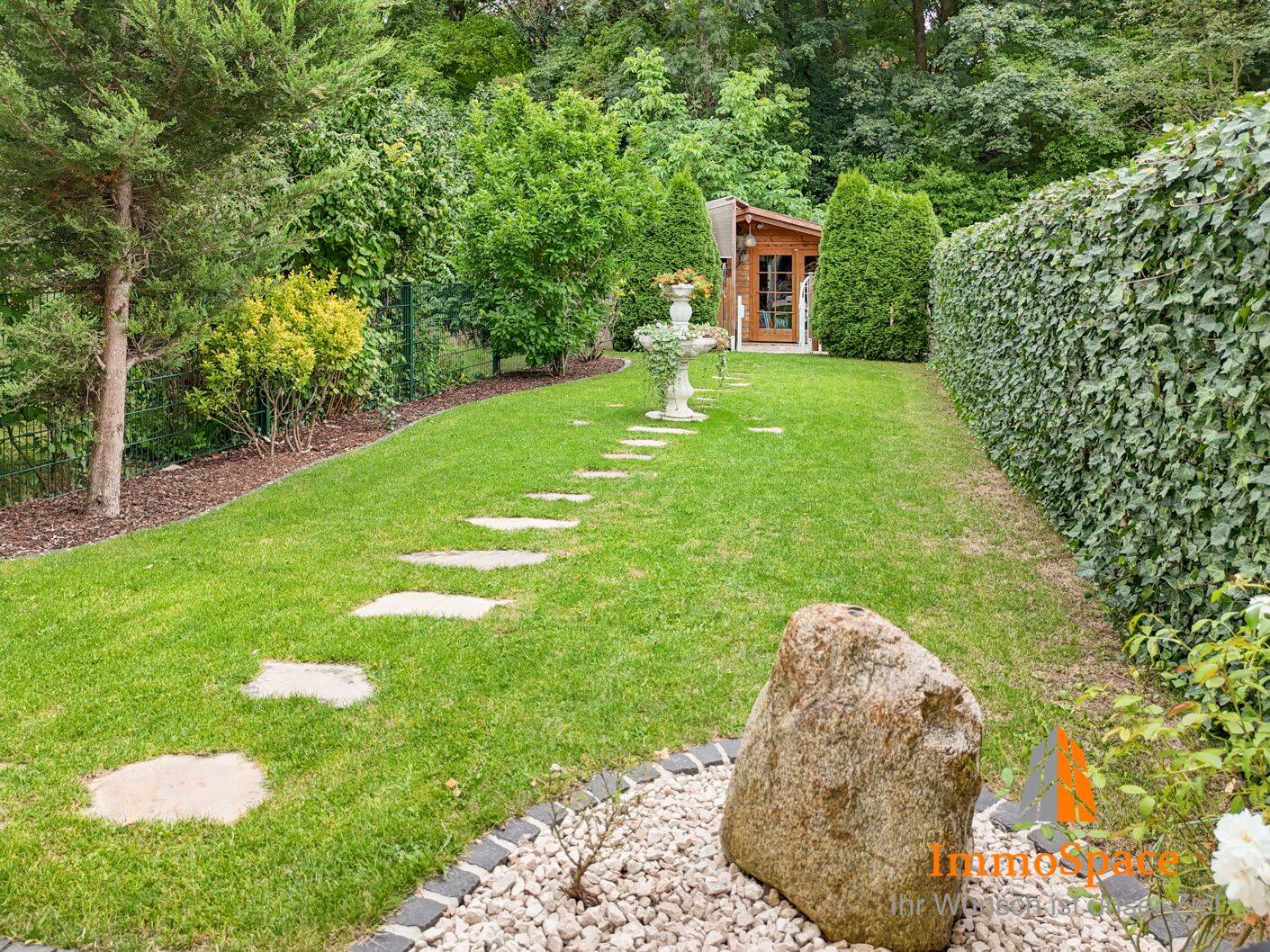 *** LUXUS PUR! inkl. Garten, Einbauküche, Kamin, 2 TG, 2 Saunen uVm.*** – 81735 München – Vorschaubild 3