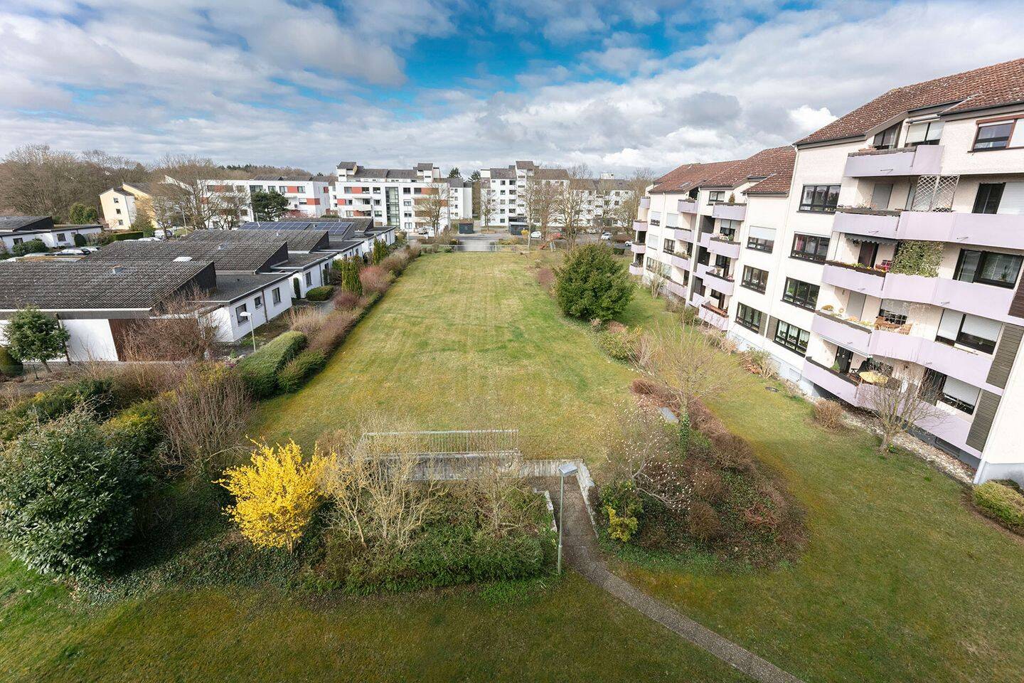 Wohnkomfort für die ganze Familie – 4,5 Zi. inklusive Tiefgaragenstellplatz – 89079 Ulm – Vorschaubild 5
