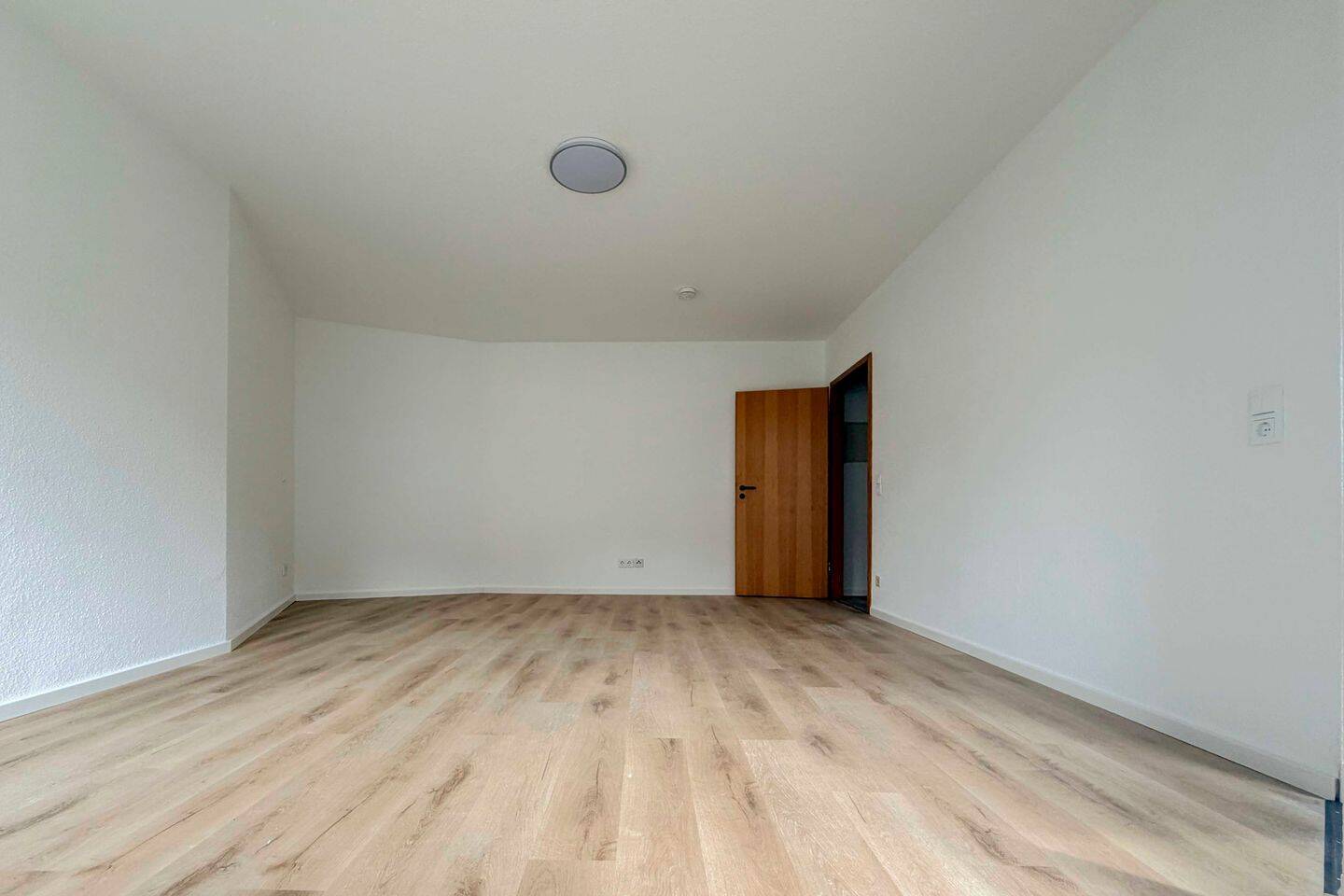 *Bezugsfrei!* 1-Zimmer Terrassenwohnung – 1328 Dresden – Vorschaubild 3