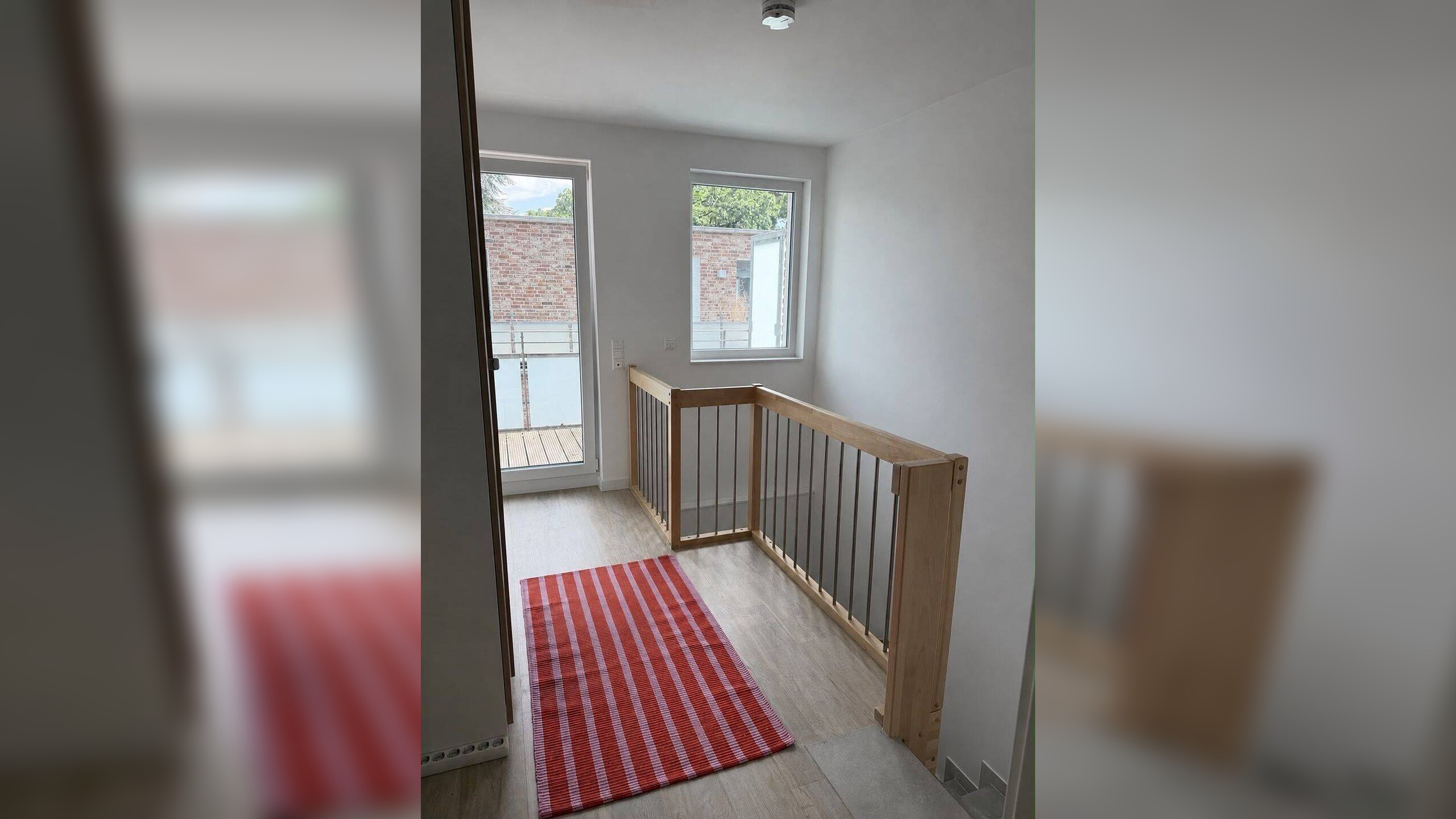 3,5-Zimmer Penthouse-Maisonnette Wohnung in Hamburg-Hummelsbüttel mit 2 PKW-Stellplätzen und Einbauküche – 22339 Hamburg – Vorschaubild 3