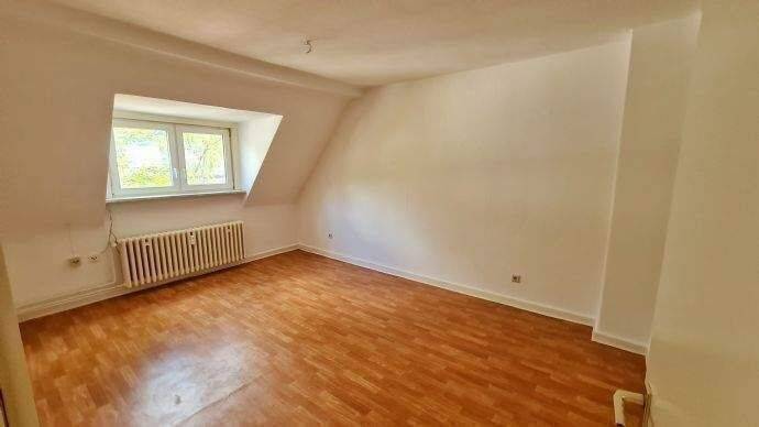 Renovierte, gut geschnittene Wohnung mit Badewanne (2ZiDKBA) in Neudorf, 47057 Duisburg. – 47057 Duisburg – Vorschaubild 3