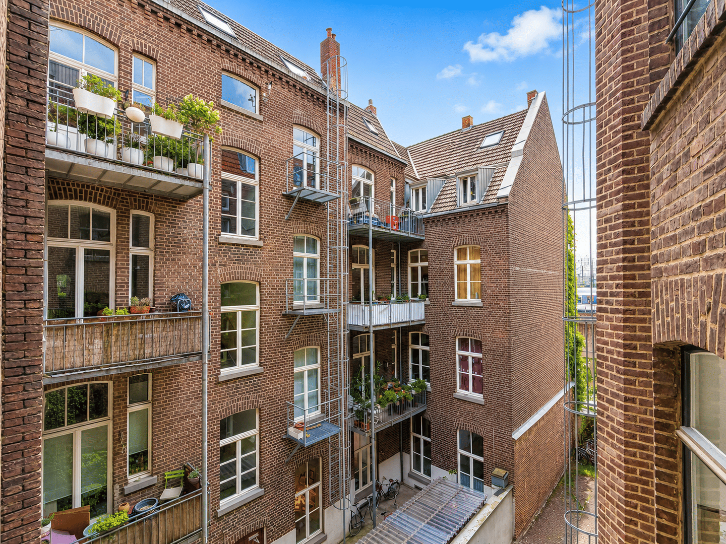 Juwel im Agnesviertel: Bezugsfreie helle 2,5-Zimmer-Altbauwohnung – 50670 Köln – Vorschaubild 4