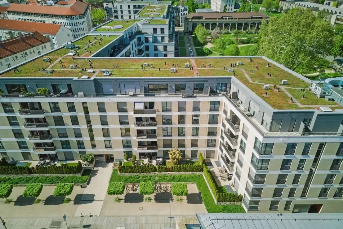 Vermietete 3-Zimmer-Wohnung nahe Zwinger – 2 Balkone, Einbauküche & TG, provisionsfrei – 1067 Dresden – Vorschaubild 3