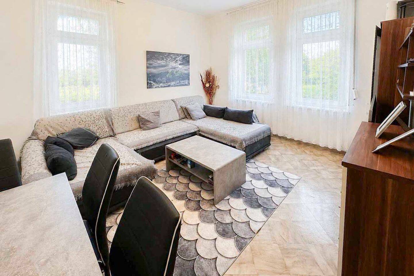 Charmante Altbauwohnung mit grünem Balkon & hohen Decken – 70435 Stuttgart – Vorschaubild 4