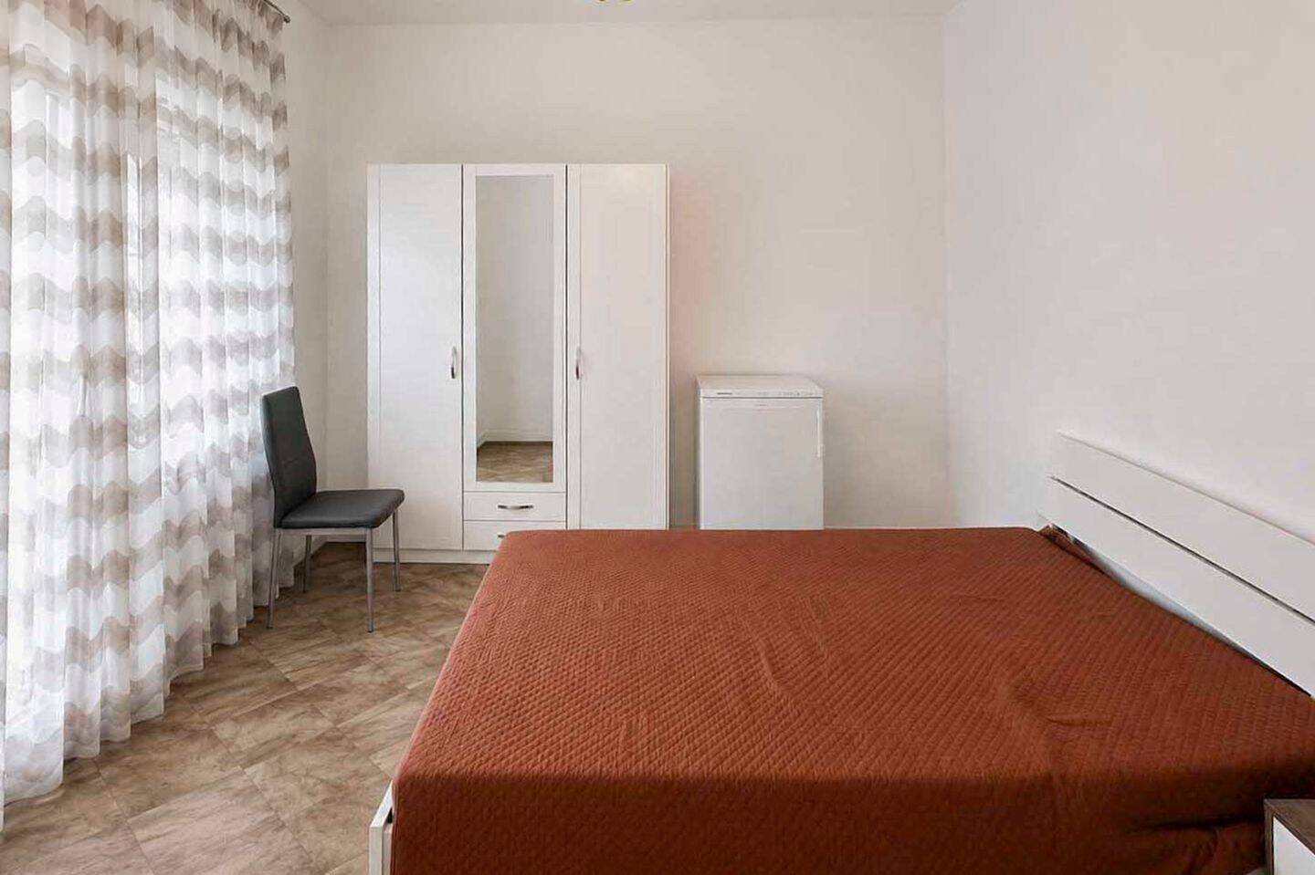 Charmante Altbauwohnung mit grünem Balkon & hohen Decken – 70435 Stuttgart – Vorschaubild 7