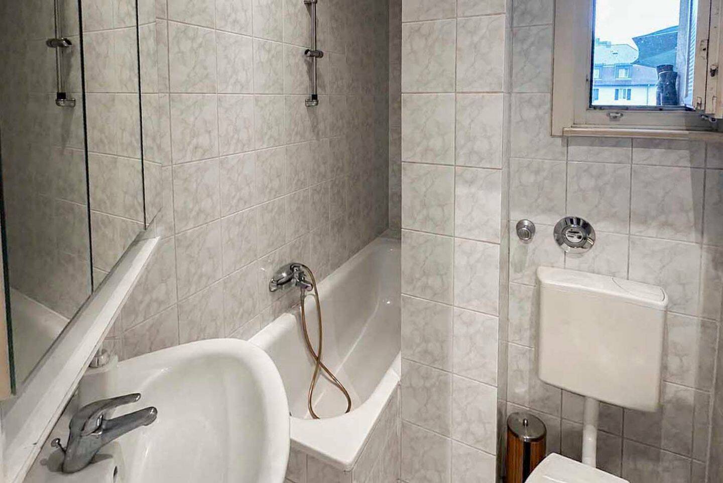 Charmante Altbauwohnung mit grünem Balkon & hohen Decken – 70435 Stuttgart – Vorschaubild 8