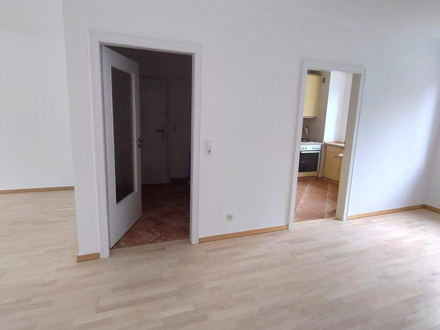 Frisch renovierte 3-Zimmer-Wohnung mit Balkon – sofort einziehen und wohlfühlen! – 30916 Isernhagen – Vorschaubild 3