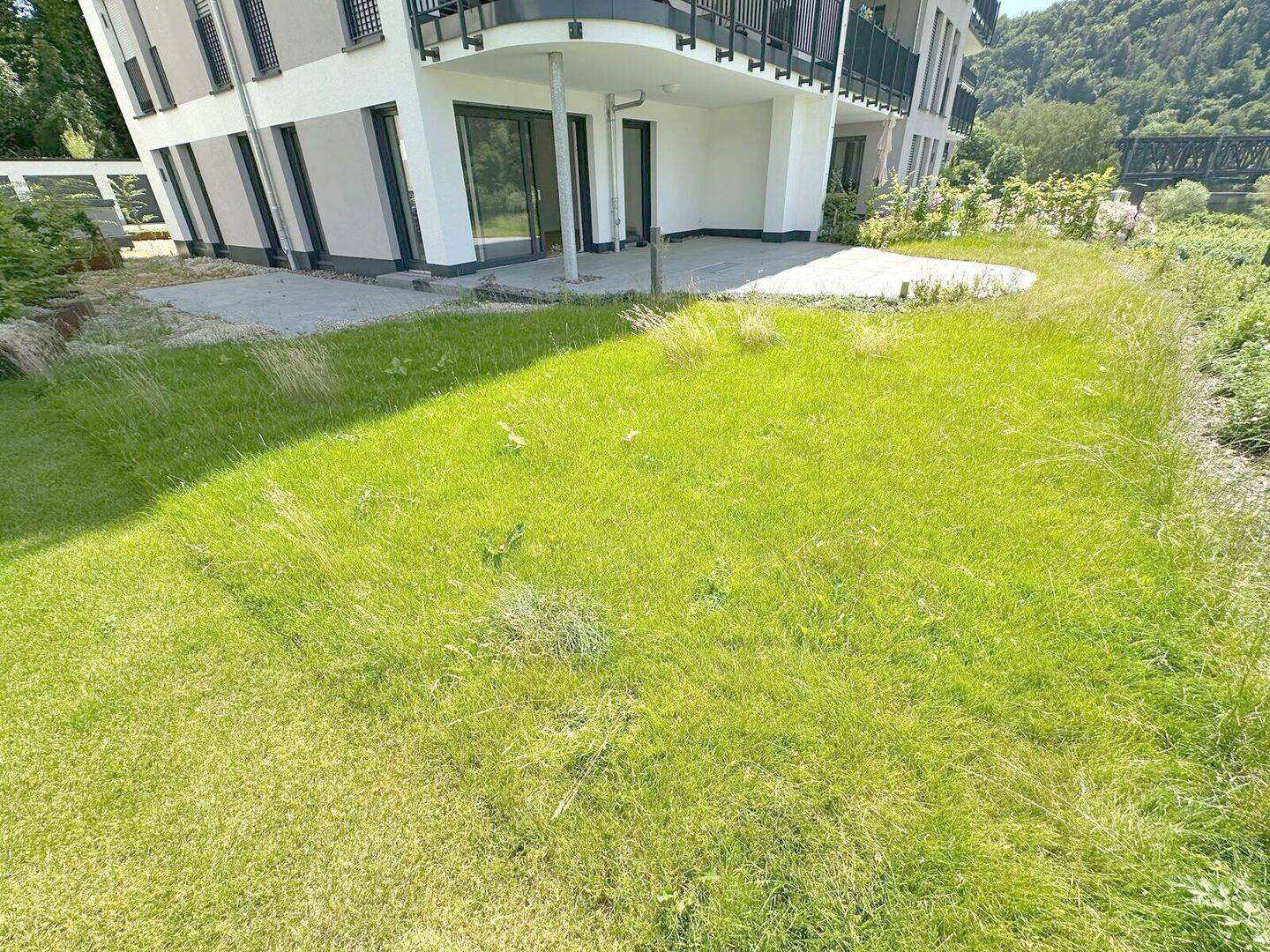 Hochwertige 3-Zimmer-EG-Neubauwohnung mit großzügiger Terrasse und Stellplatz – Bullay – Vorschaubild 3