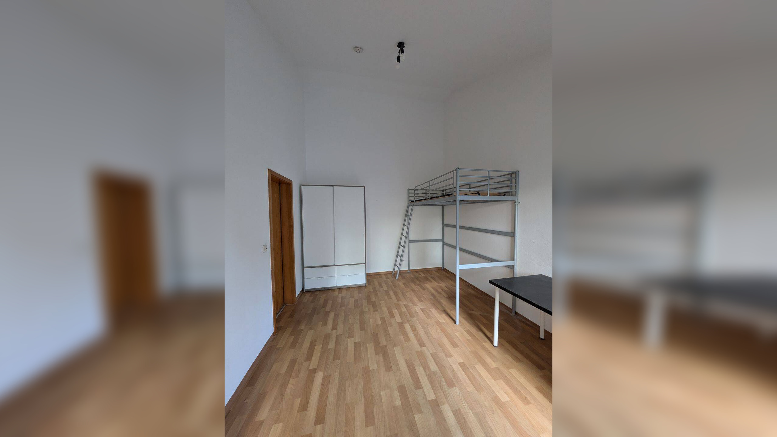 Möbliertes 18qm Studentenzimmer in Erlanger Innenstadt – 91054 Buckenhof – Vorschaubild 3