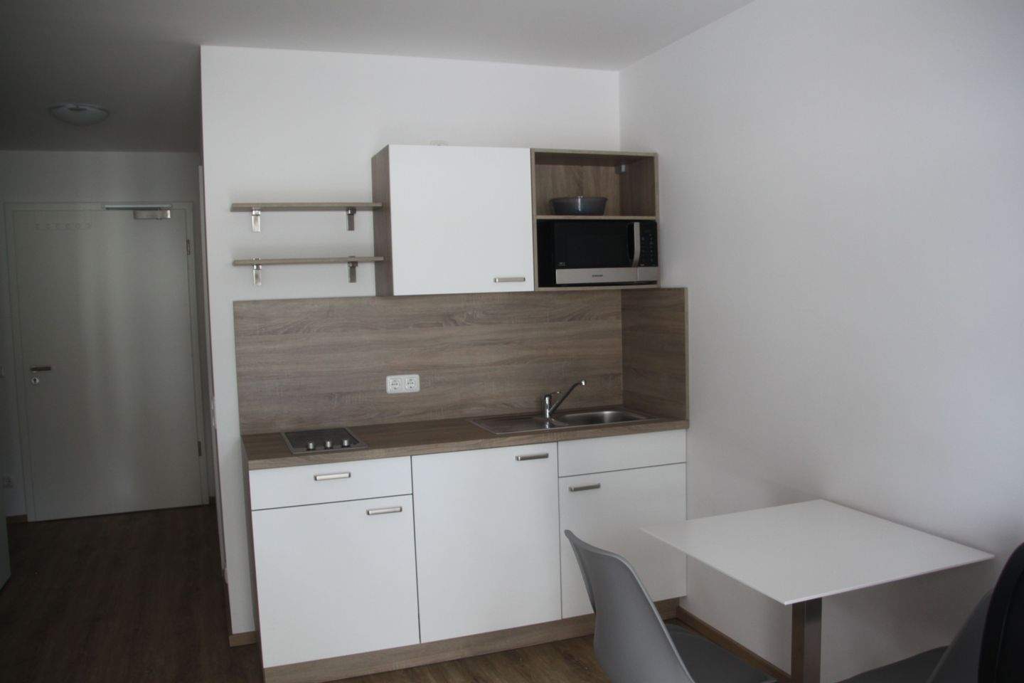 Vollmöbliertes Studentenapartment | 129.000 € | 12 Einheiten verfügbar – 85049 Ingolstadt – Vorschaubild 4