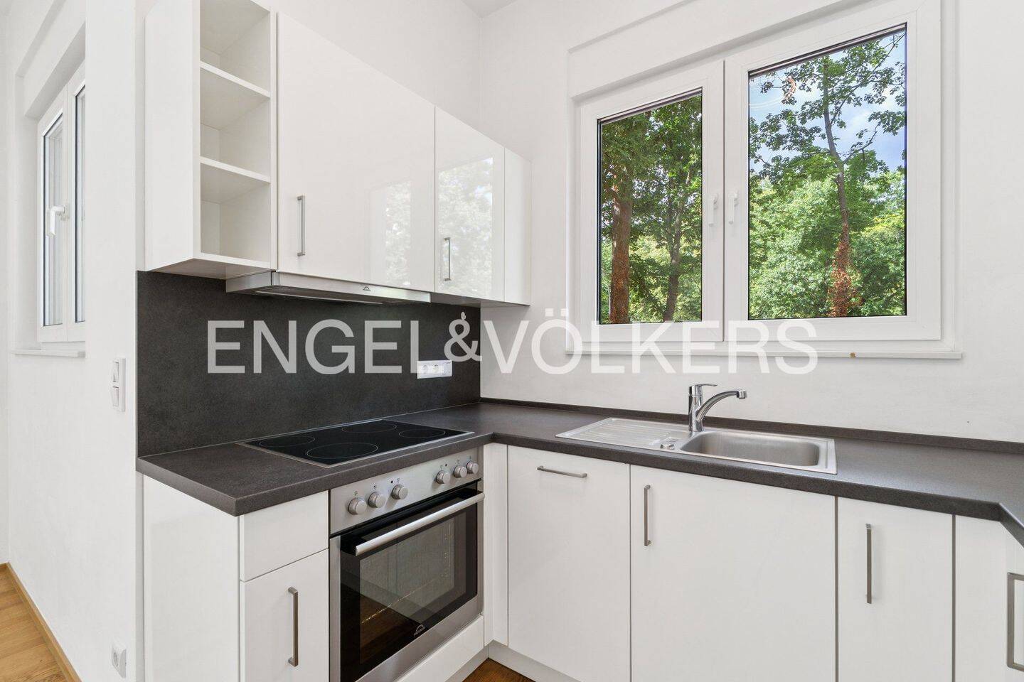 Familien aufgepasst: Dahlem! 2 Terrassen! Garten! 5 Zimmer! – 14195 Berlin – Vorschaubild 3