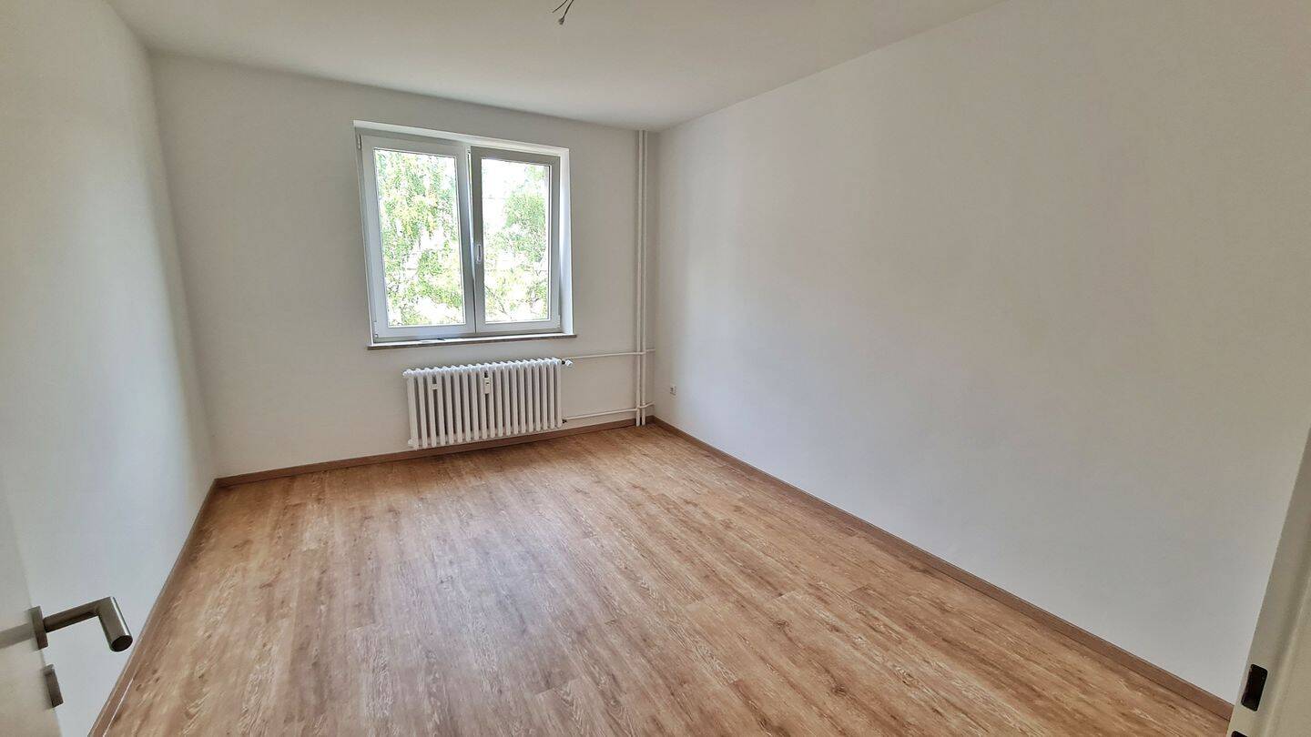 Schöne renoviert Wphnung (3ZiDKB) mit neuem Bad und mit Balkon, Karl-Lehr-Str. 163, Duisburg – 47057 Duisburg – Vorschaubild 5