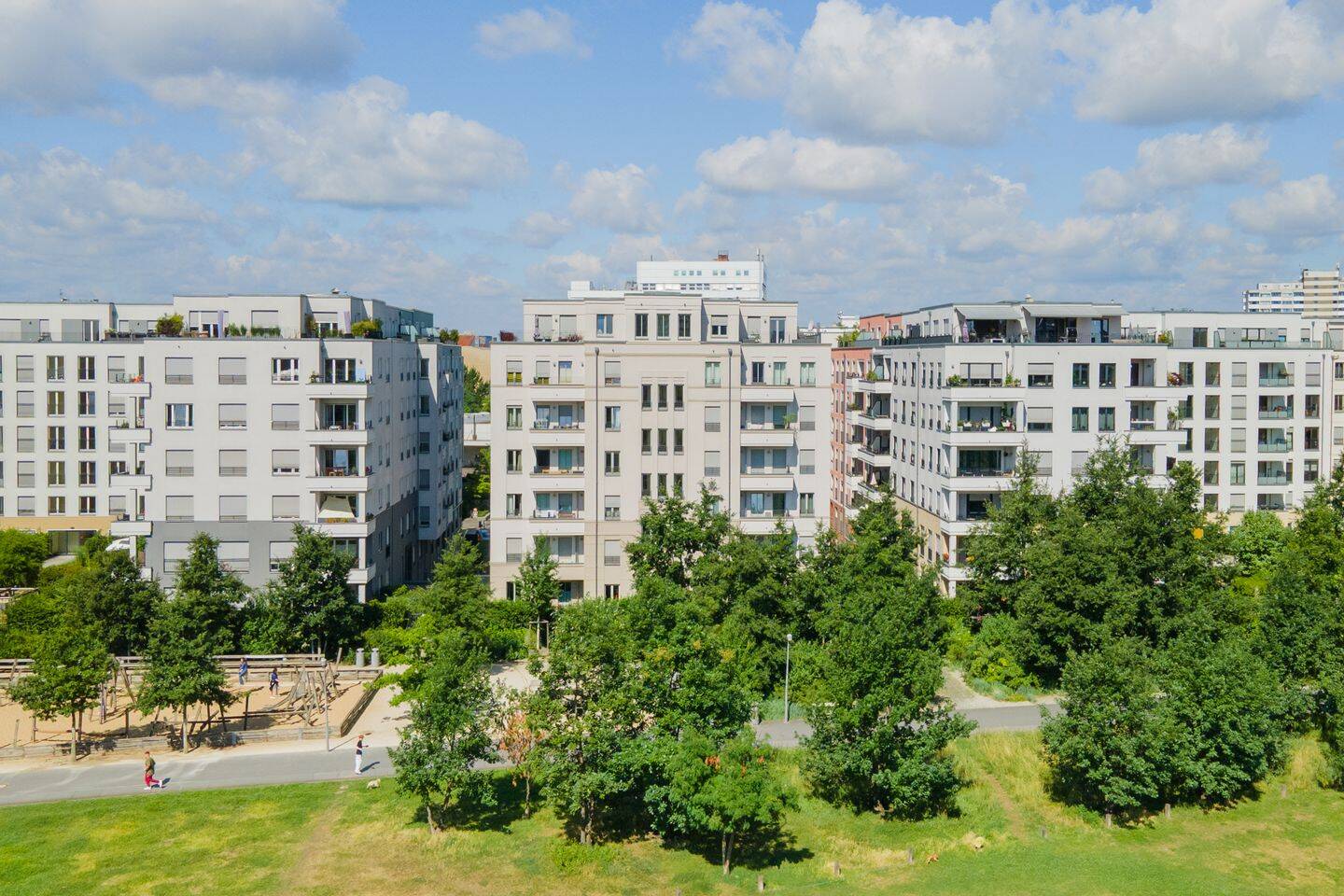 Drei/vier Zimmer! Mit Garten, Balkon, Terrasse, Aufzug, Stellplatz: Am Gleisdreieck-Park Kreuzberg – 10785 Berlin – Vorschaubild 3