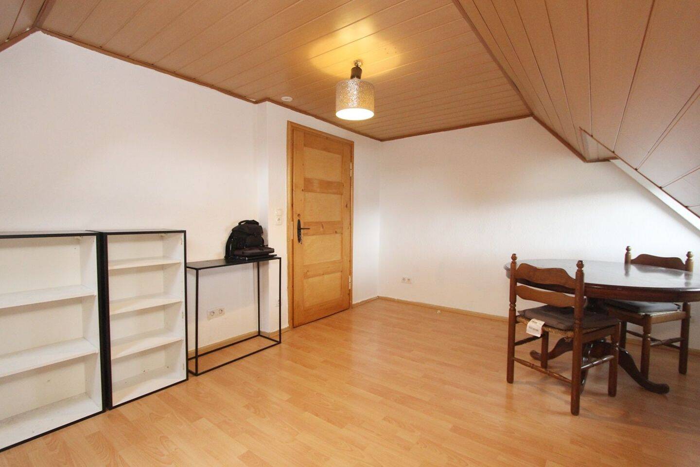 Gemütliche 2-3 ZKB Dachgeschosswohnung mit Fernblick nähe Klinikum – 34125 Kassel – Vorschaubild 3