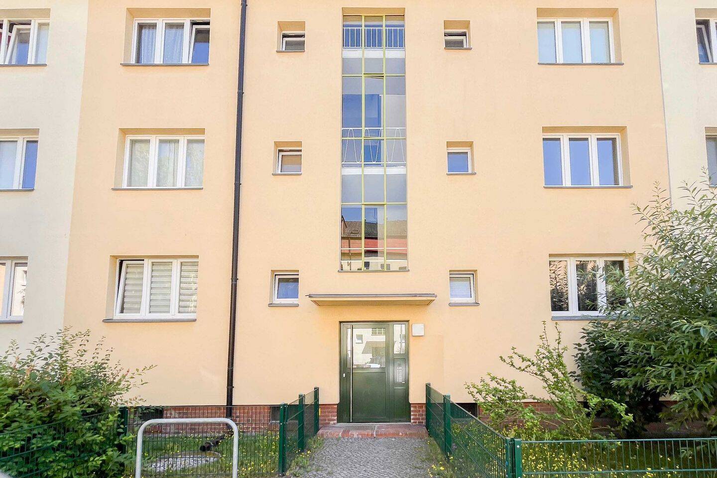 Charmante 2-Zimmer-Wohnung mit sonnigem Balkon und grünem Ausblick – 13403 Berlin – Vorschaubild 3