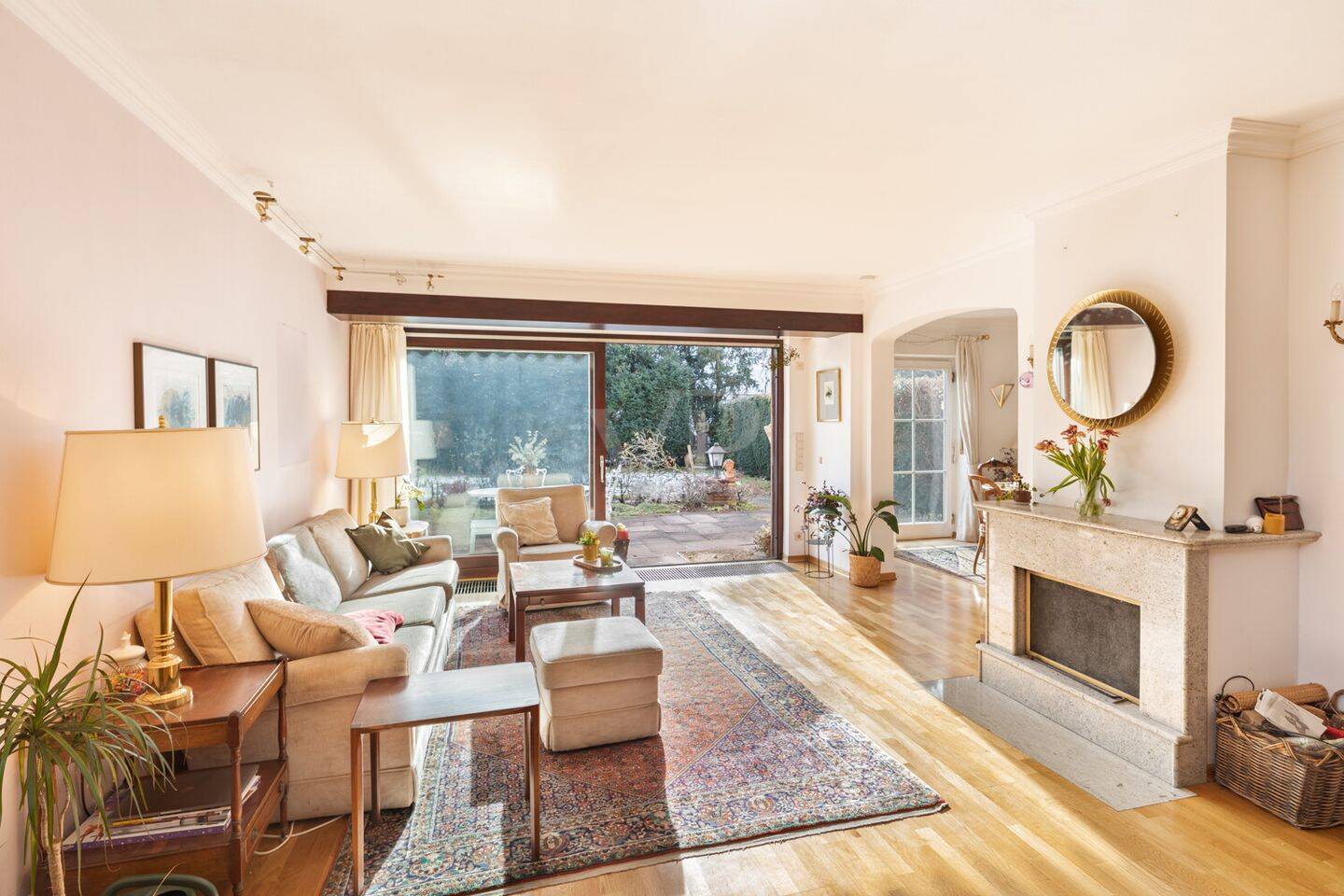 Doppelhaushälfte mit großzügigem Grundstück, Gartenidylle und Entwicklungsperspektive – 81247 München – Vorschaubild 3