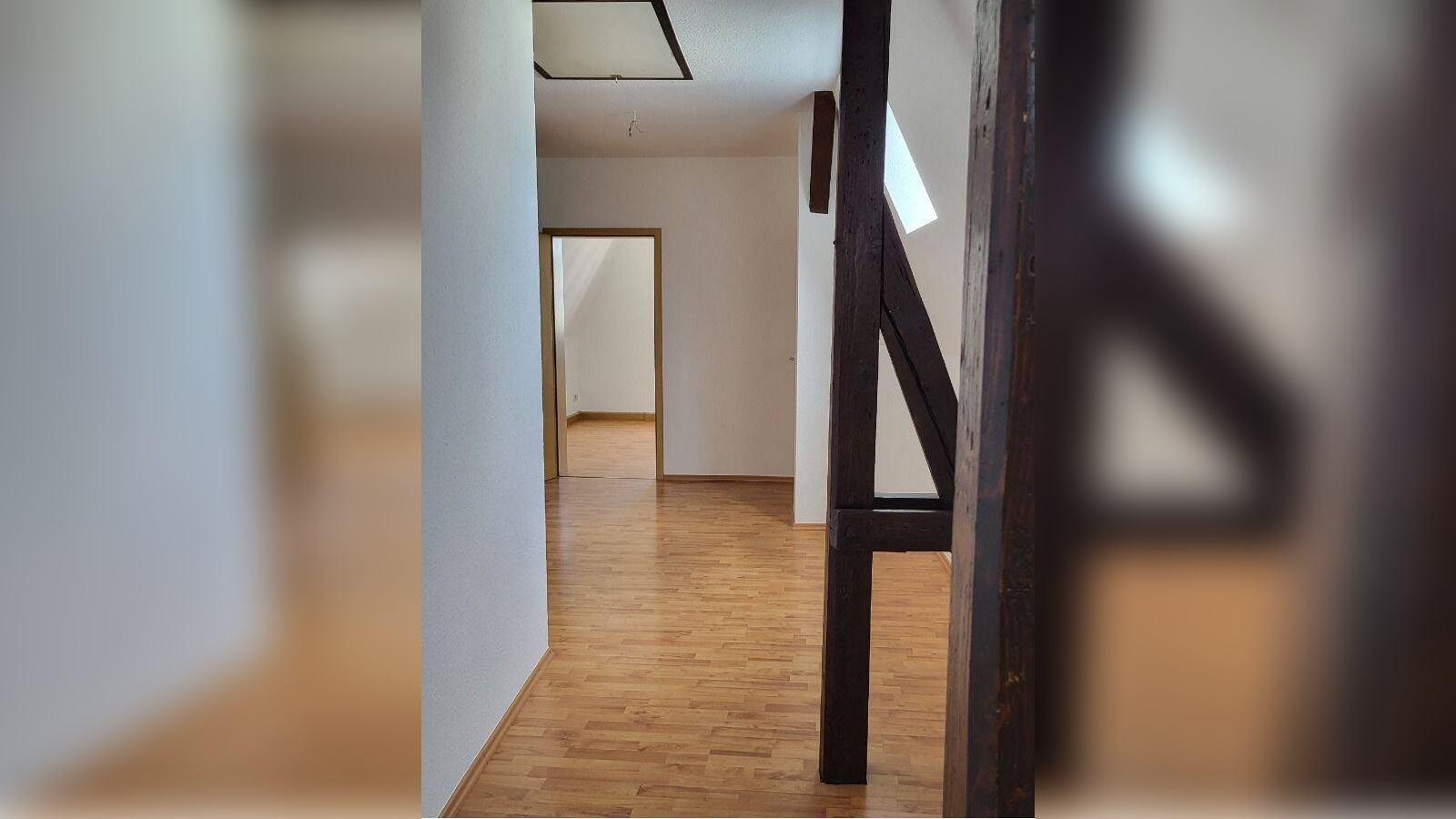 Preiswerte 2-Zi-Dachgeschoss-Wohnung in Marktnähe zu vermieten ! – 7318 Saalfeld/Saale – Vorschaubild 4