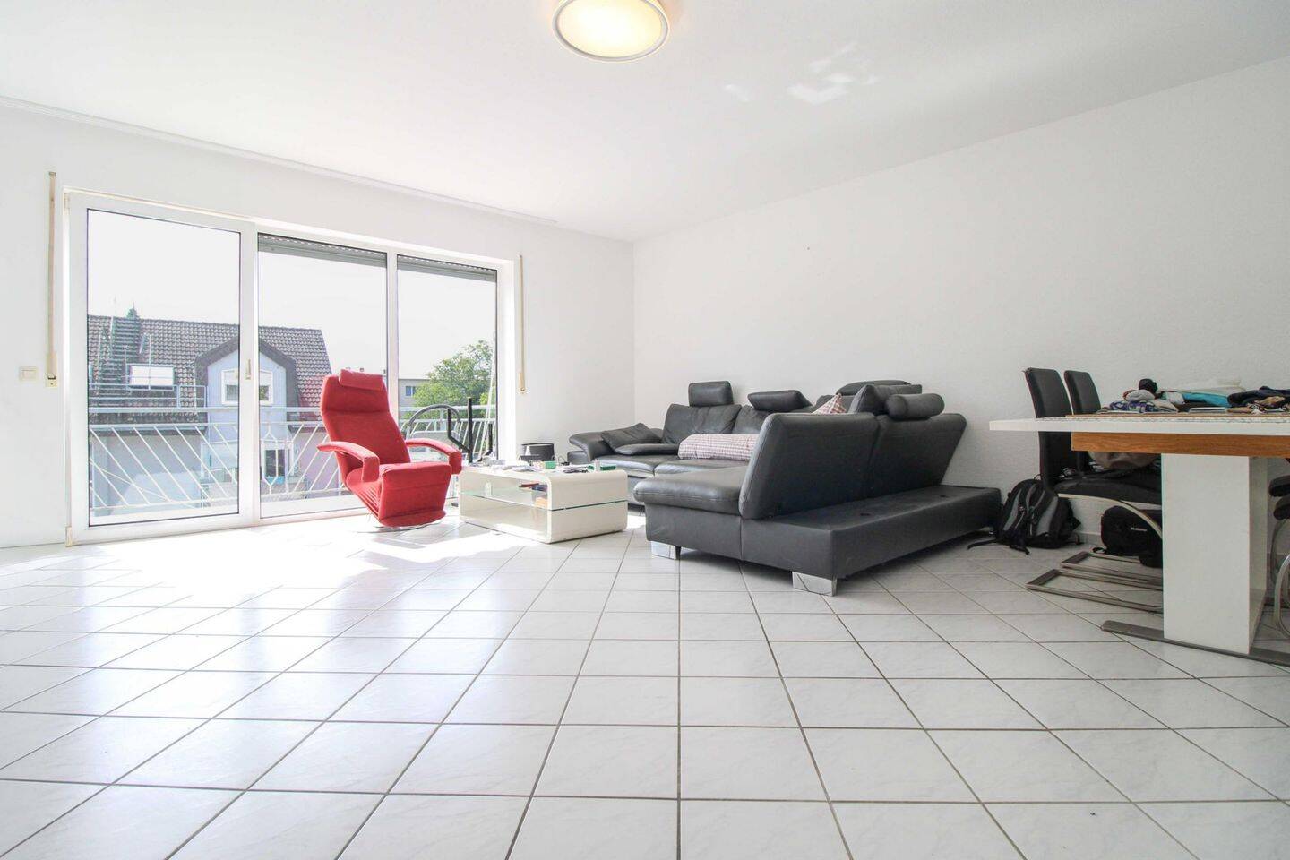 Mitten in der City mit Komfort und kurzen Wegen – charmante ETW mit Balkon & Tiefgarage in Offenbach – 63065 Offenbach am Main – Vorschaubild 3