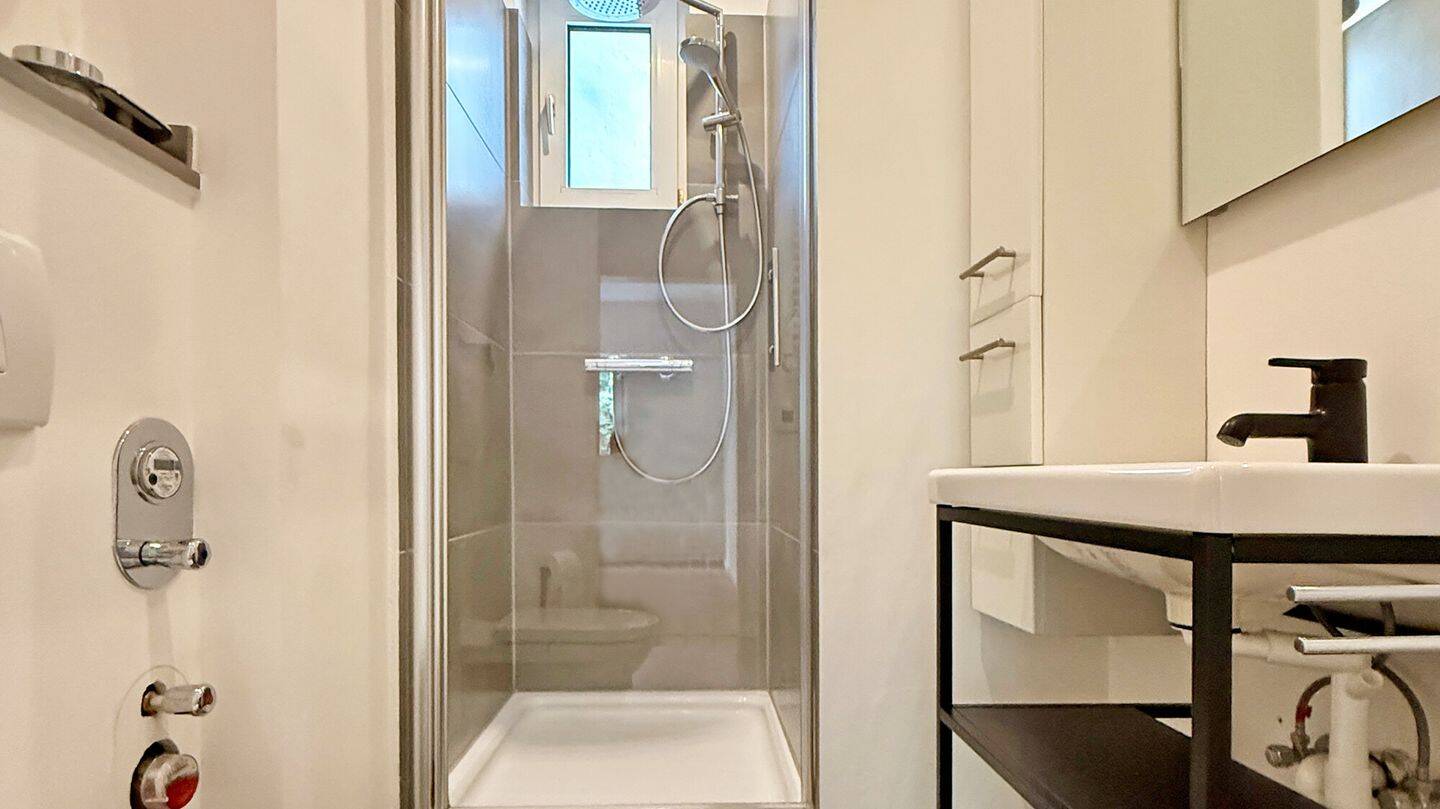 Charmante 3-Zimmer-Altbauwohnung in ruhiger Innenhoflage: zwischen Uhlenhorst und Winterhude – Wentzel Dr. – 22085 Hamburg – Vorschaubild 10