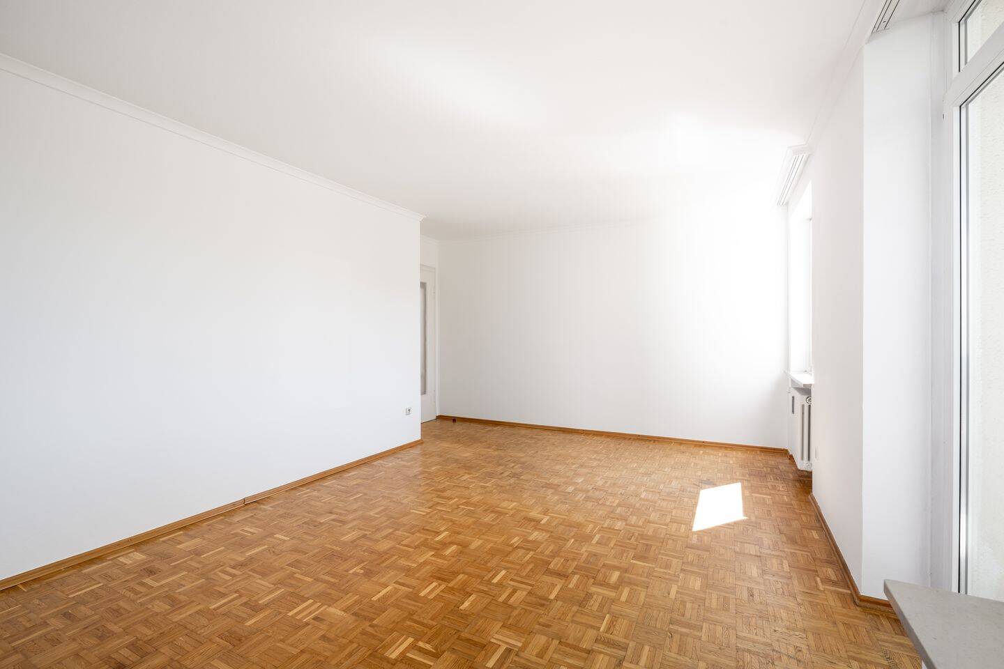 Bezugsfreie 3-Zimmer-Wohnung mit zwei Balkonen und Blick ins Grüne – 80687 München – Vorschaubild 3