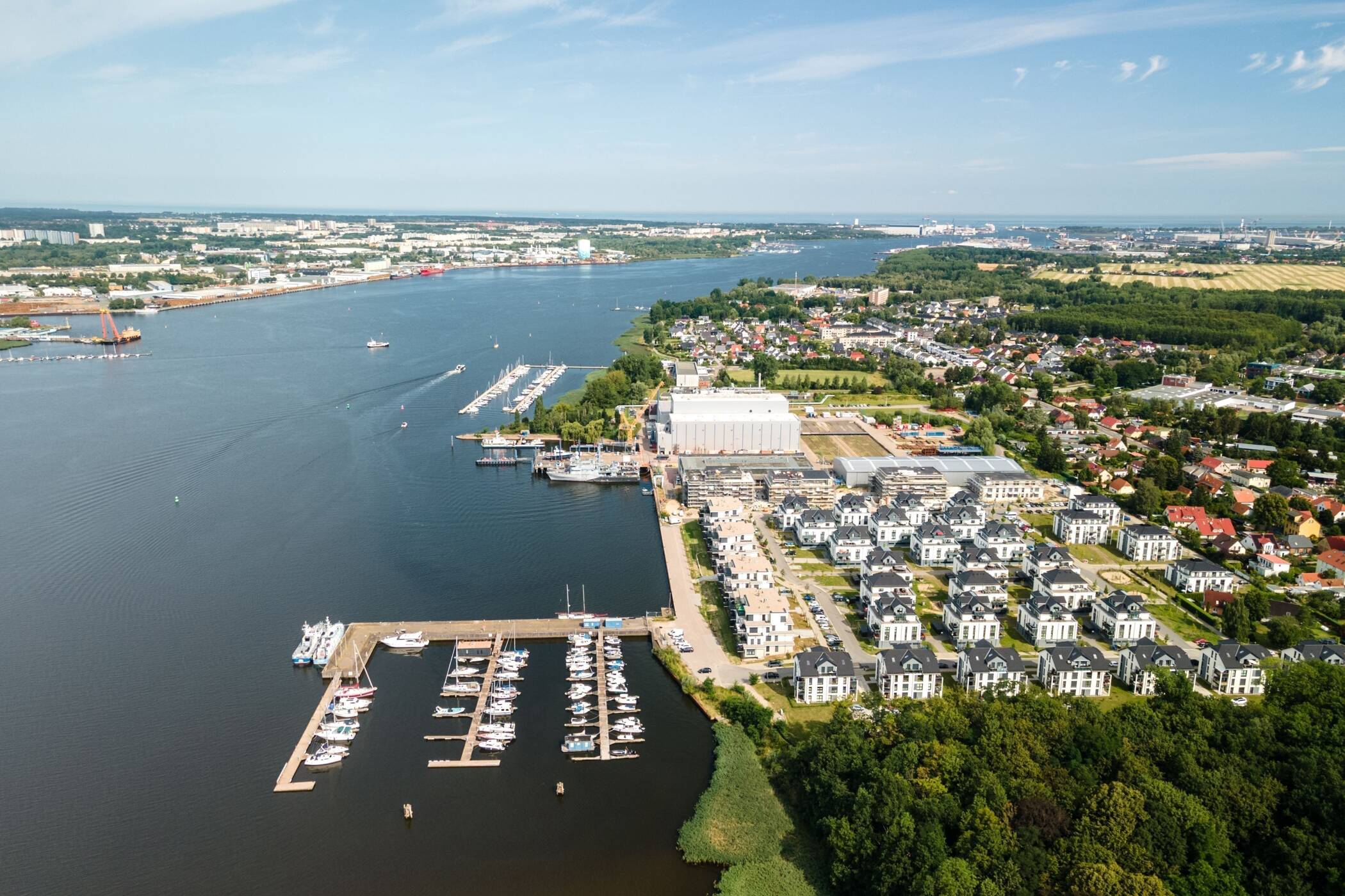 Wohnung mit seitlichem Blick über die Warnow auf die Hansestadt Rostock – 18147 Rostock – Vorschaubild 3