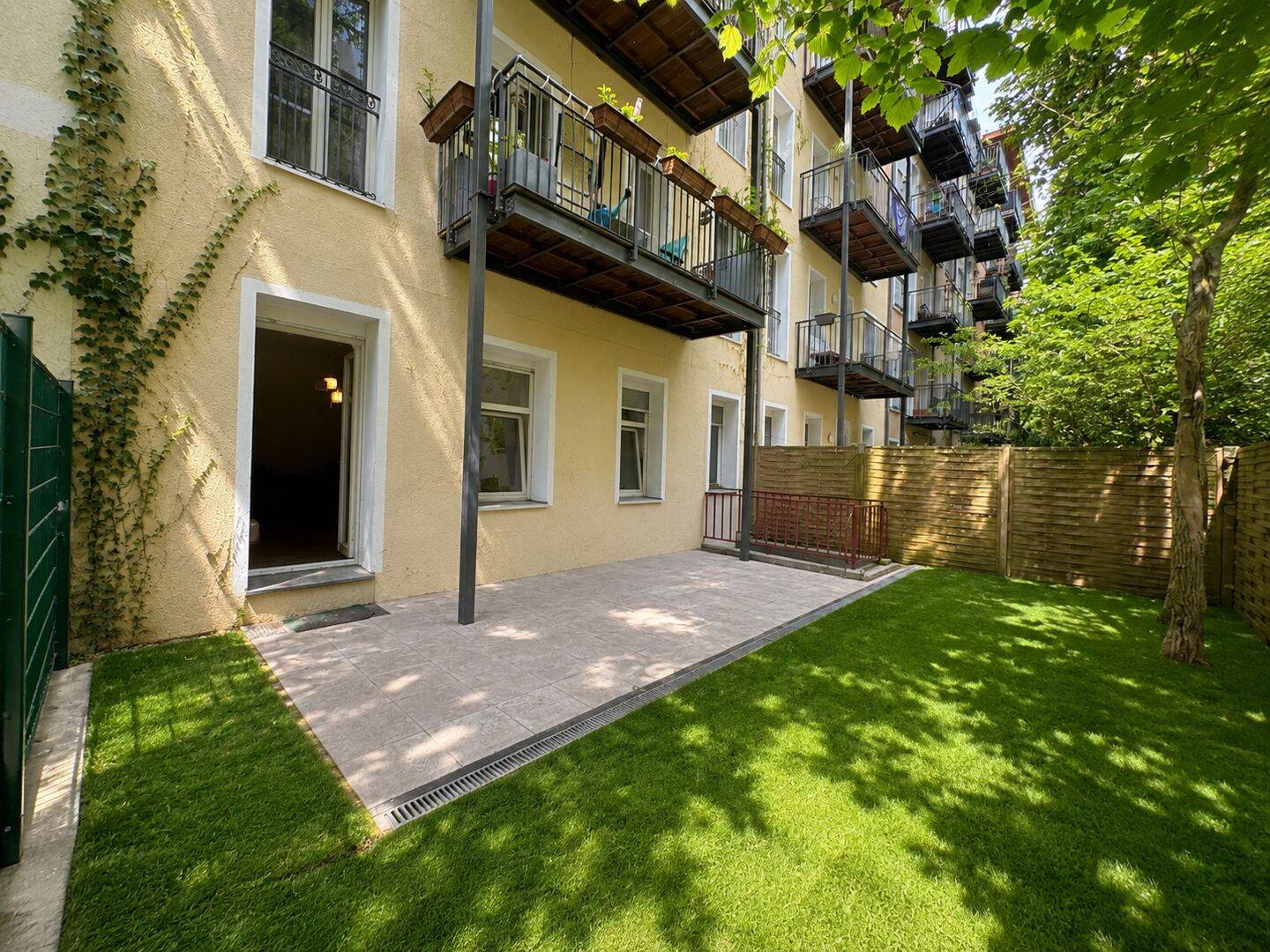 Kernsanierte Altbauwohnung mit Terrasse und Garten – urban wohnen, ruhig genießen – 10249 Berlin – Vorschaubild 3