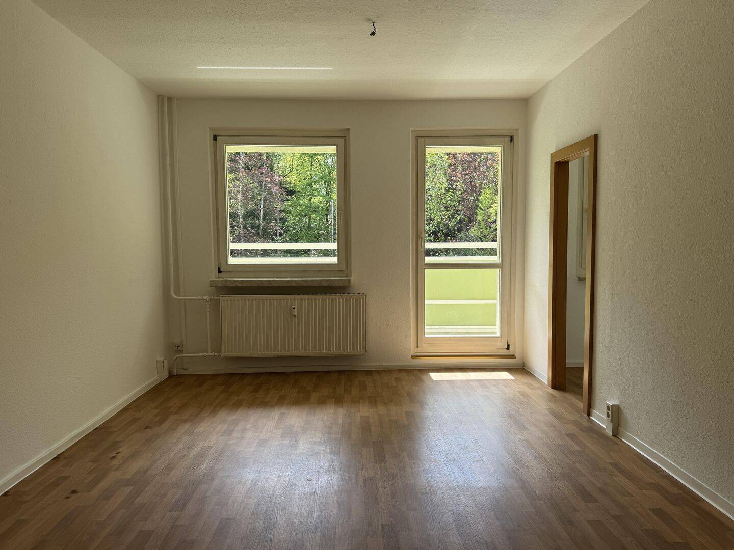 Freie, top gepflegte 3-Zimmer-Wohnung! 1. Etage, mit Sonnenbalkon ins Grüne, sehr ruhige Lage – 1219 Dresden – Vorschaubild 7