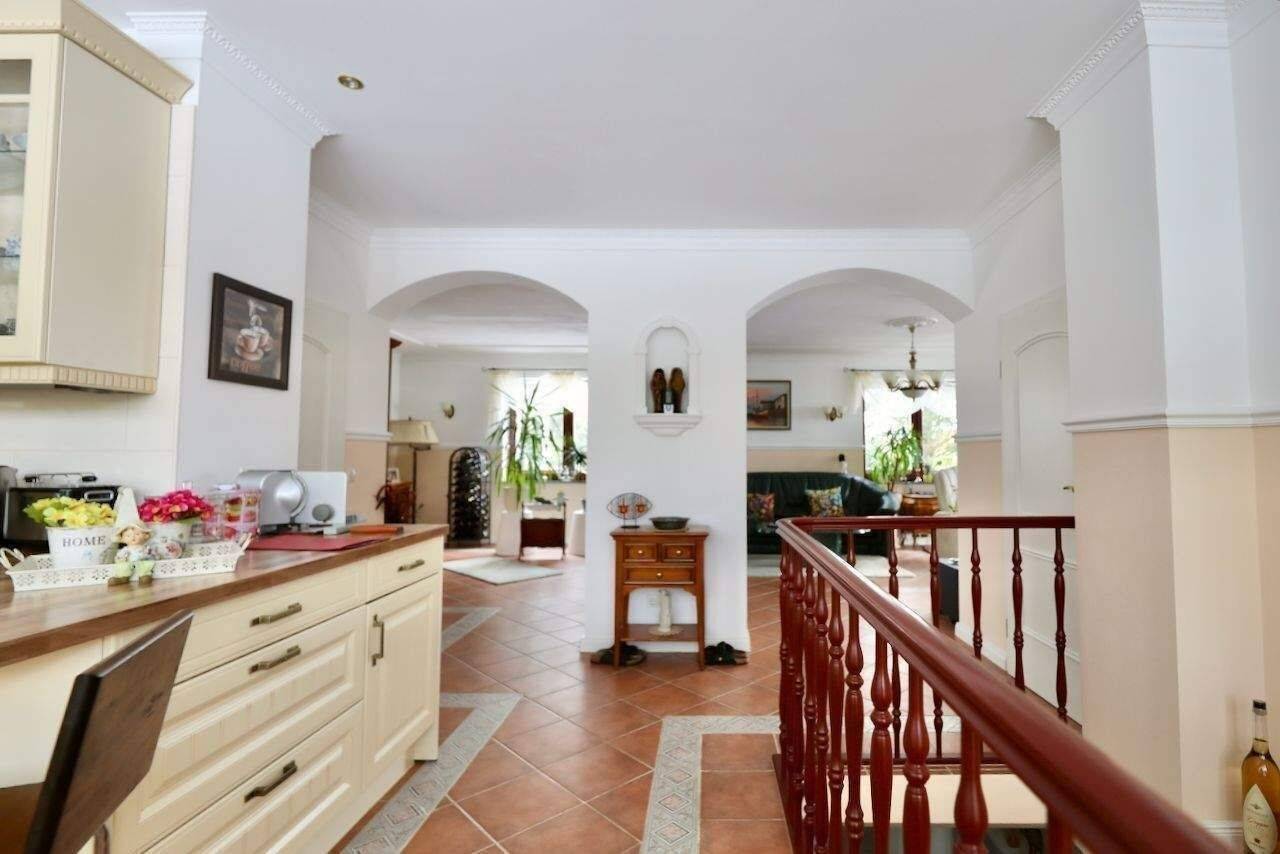 CA. 207 m² WOHN-/NUTZFLÄCHE – GROSSZÜGIGE MAISONETTE MIT GARTEN – WOHNEN MIT HAUSFLAIR – 12621 Berlin – Vorschaubild 3