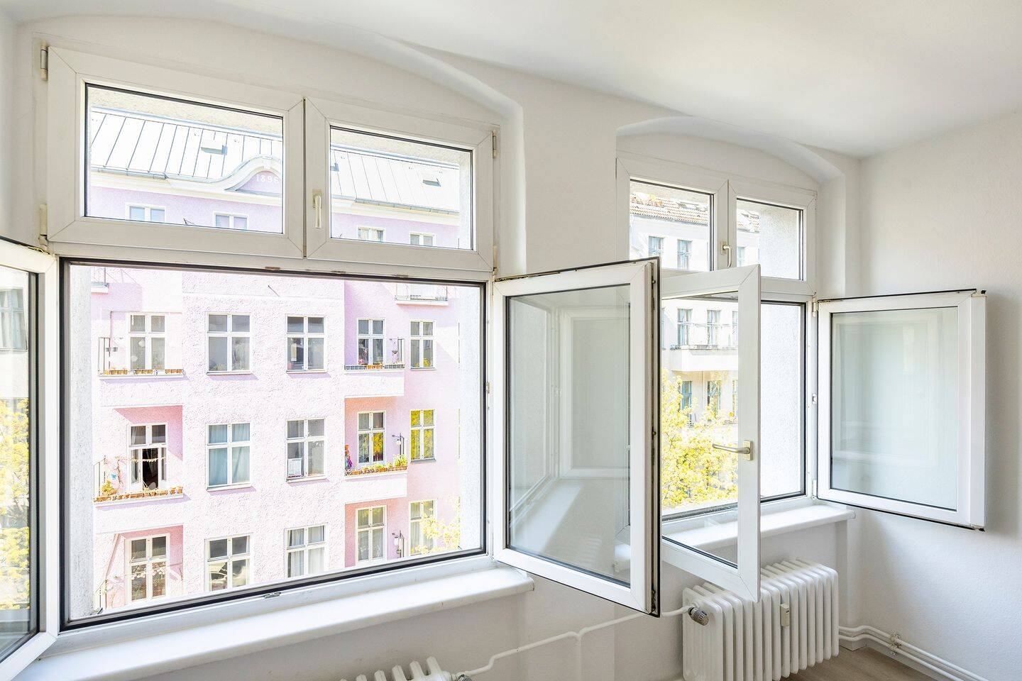 Altbauträume im Wrangelkiez | Bezugsfreie 2-Zimmer-Wohnung, lichtdurchflutet mit Balkon! – 10999 Berlin – Vorschaubild 4