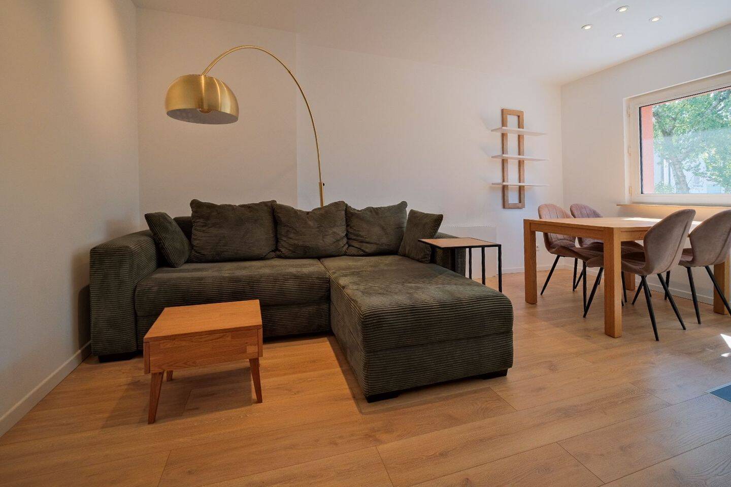 Stilvolle 2-Zimmer-Wohnung – 2025 komplett saniert & voll möbliert sofort bezugsfrei in Eimsbüttel – 20257 Hamburg – Vorschaubild 3