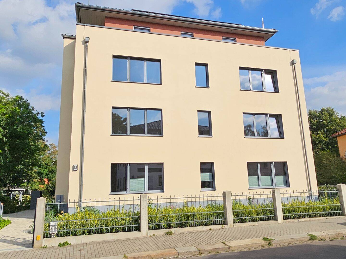 Komfortable 5-Raum-Neubau-Etagenwohnung im Erstbezug in Dresden-Striesen – 1309 Dresden – Vorschaubild 3