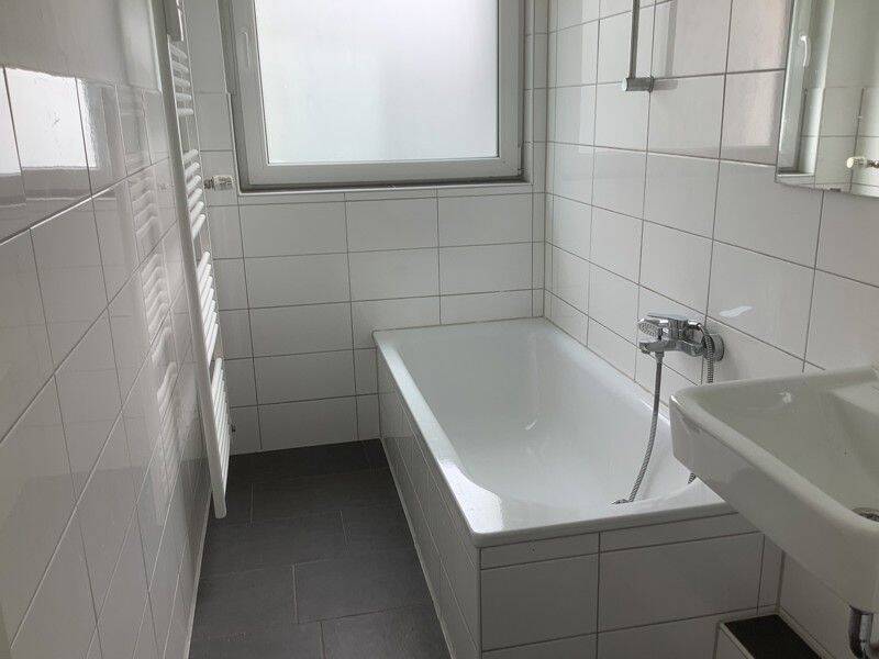 Schöne 4-Zimmer-Wohnung mit großem Balkon! – 49088 Osnabrück – Vorschaubild 4