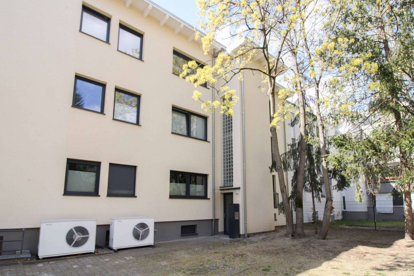 Erstbezug nach Kernsanierung – Moderne 2-Zimmer-Wohnung mit offenen Wohnkonzept und Balkon – 13409 Berlin – Vorschaubild 3