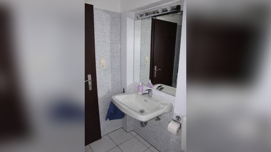+ + taghelle kl. zwei-Raum-Whg. + + nur sechs Mietparteien + + – 41068 Mönchengladbach – Vorschaubild 4