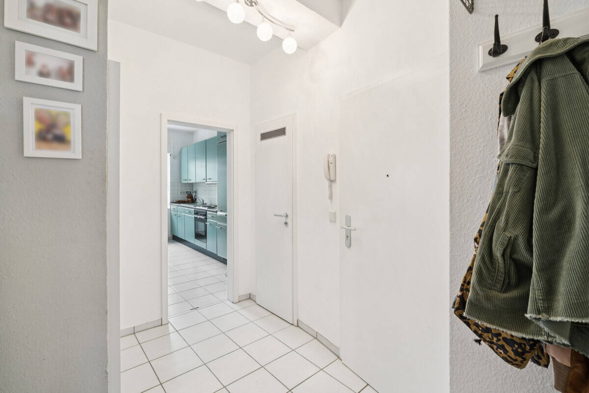 Attraktive Erdgeschosswohnung mit Balkon und Garage in zentraler Lage – 50937 Köln – Vorschaubild 6