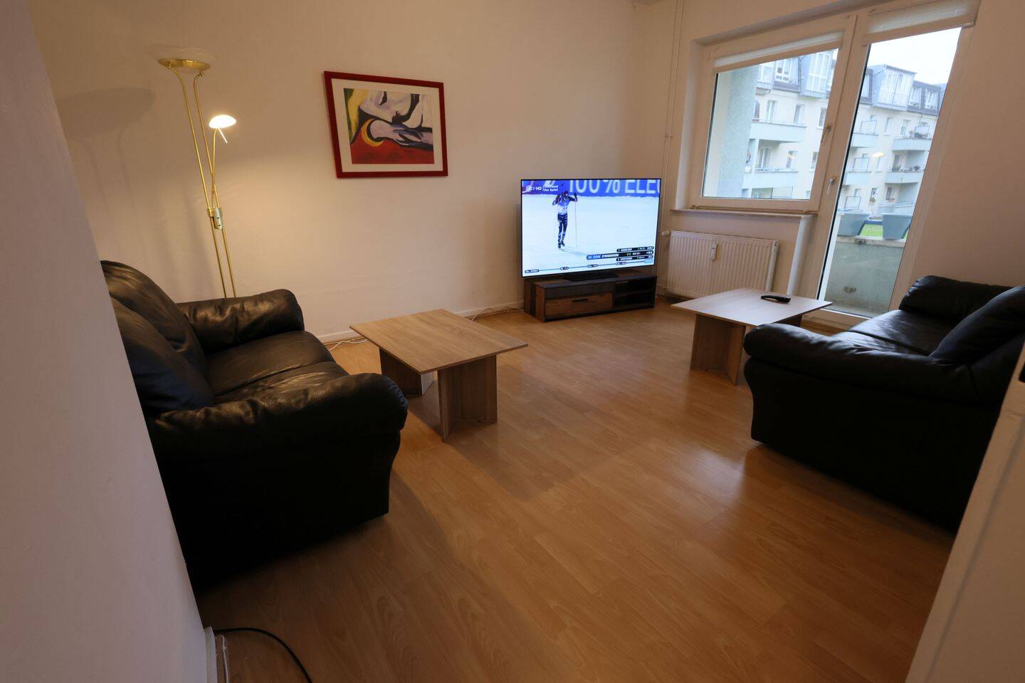 2-Raum-Wohnung, voll Möbliert, inkl. Einbauküche, Wannenbad und Balkon zu vermieten! – 45131 Essen – Vorschaubild 3