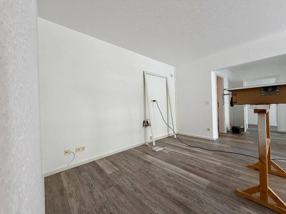 Erstbezug nach Sanierung: 4-Zimmer-Wohnung mit offener Wohnküche, Balkon und Stellplatz in Mainz-Mombach – 55120 Mainz – Vorschaubild 3