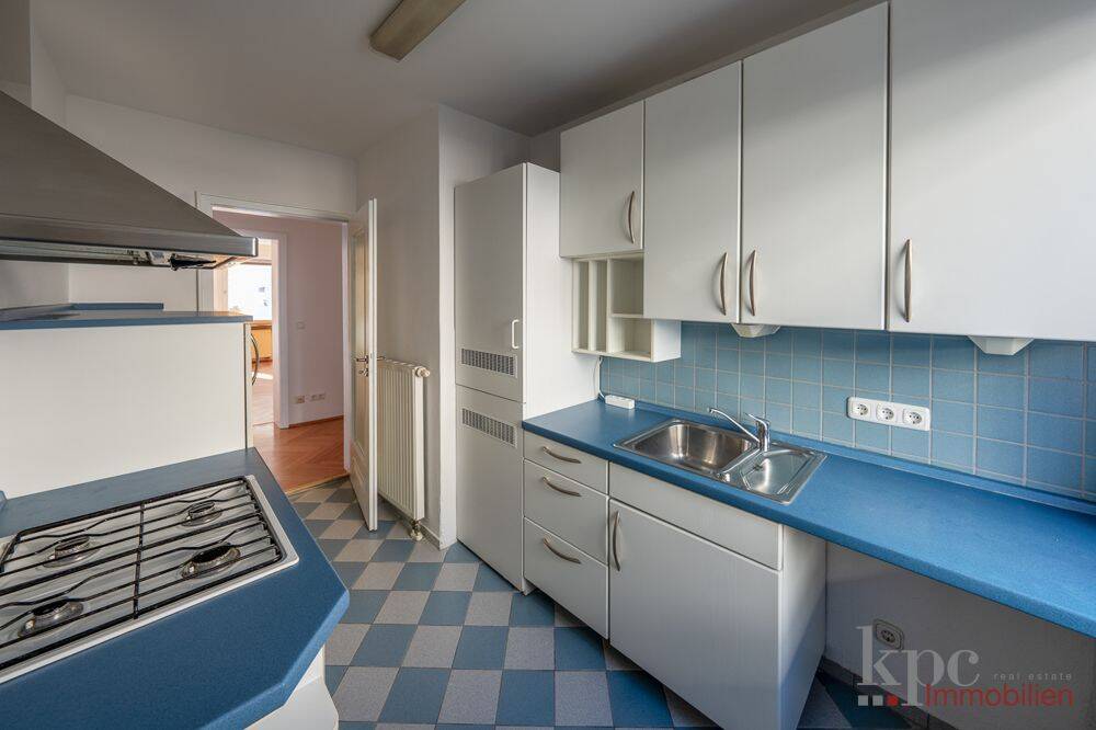 Glockenbach! Renovierte 2-3 Zi. Wohnung mit gr. Südbalkon zum Innenhof! Ruhig und sonnig! – 80337 München – Vorschaubild 3