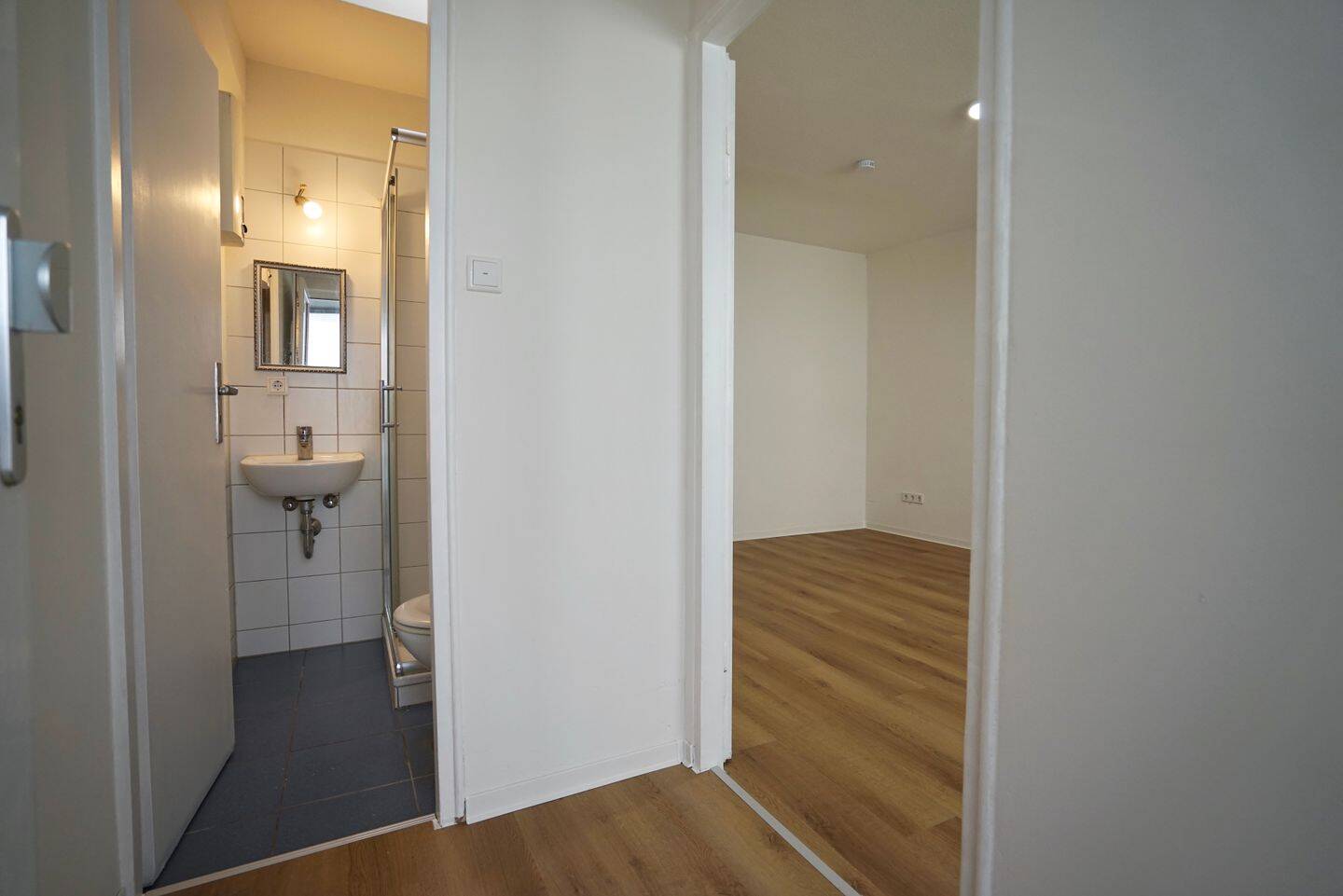 Ihr eigenes kleines Zuhause in der Stadt / *1 Zi. Haus* – Nürnberg – Vorschaubild 3