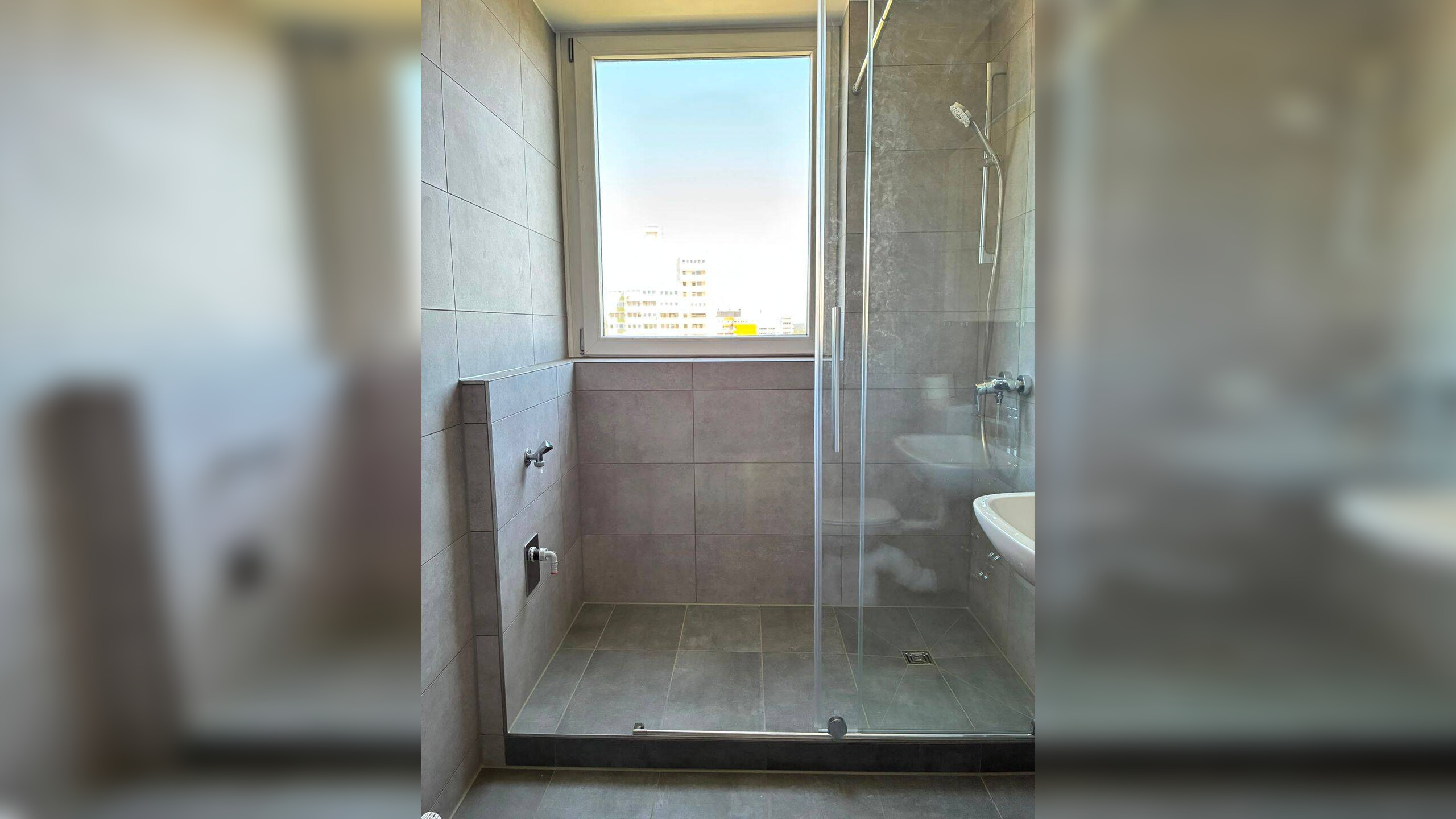 50m² Wohnung, Erstbezug nach Badsanierung mit bester Aussicht – 91056 Erlangen – Vorschaubild 3